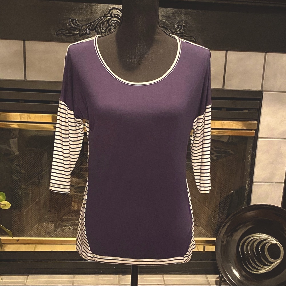 Cute Loveappella top. Size S